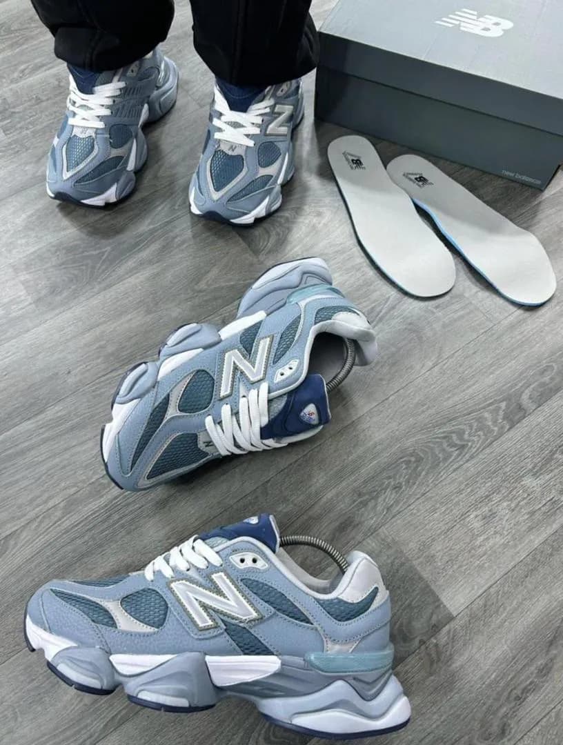NEW BALANCE SNEAKERS 