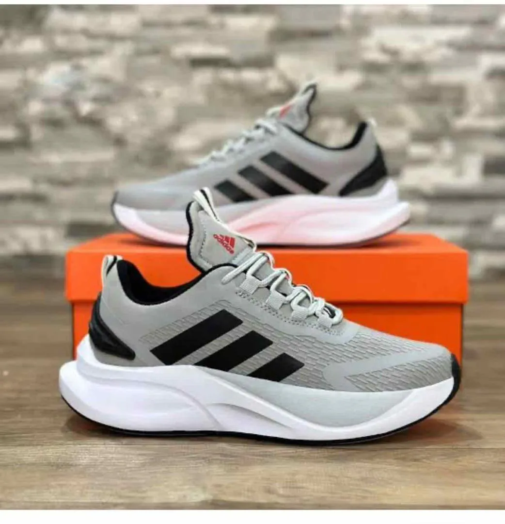 Adidas Sneakers 