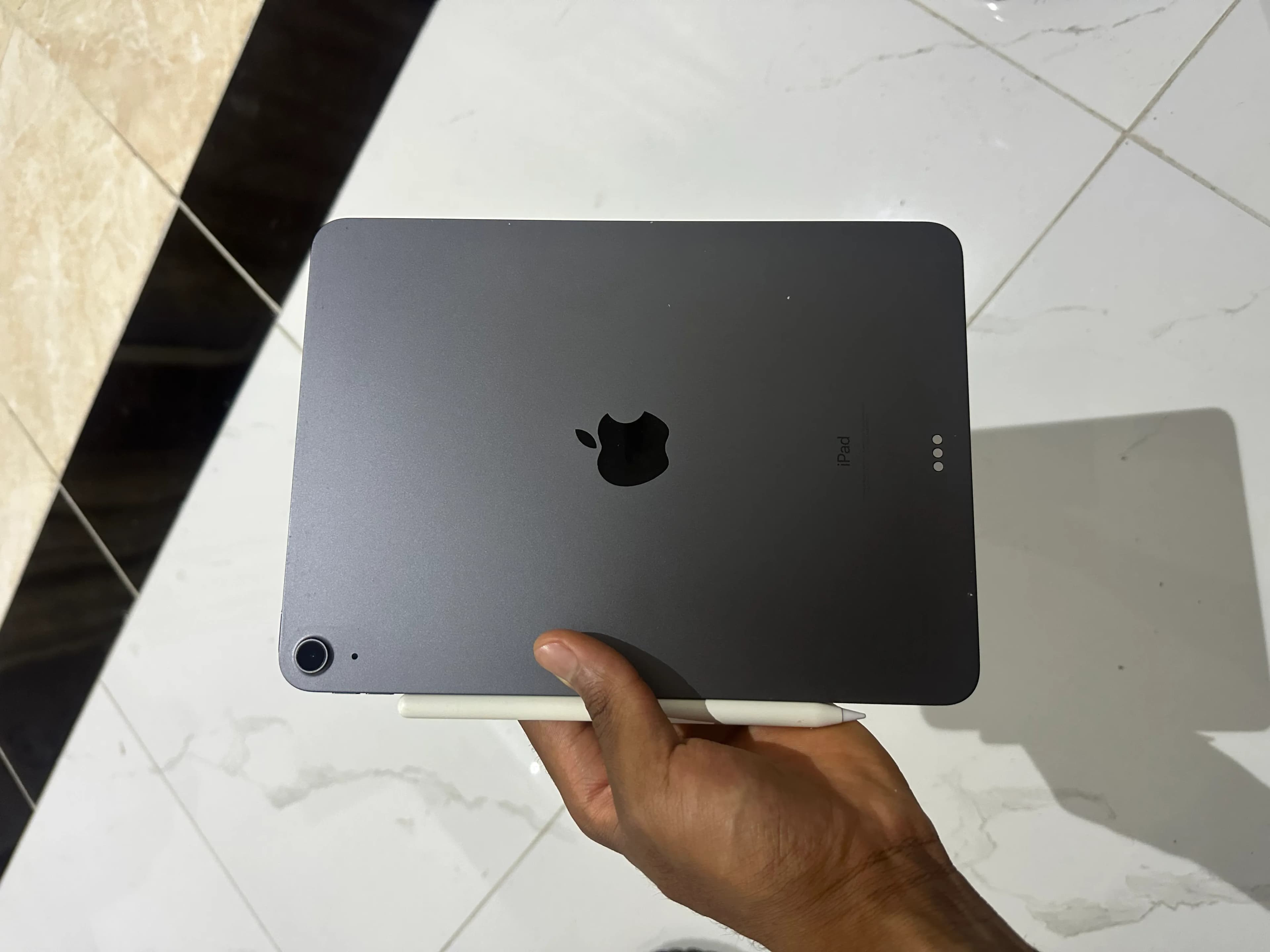 iPad Air (4th Gen, 256GB)