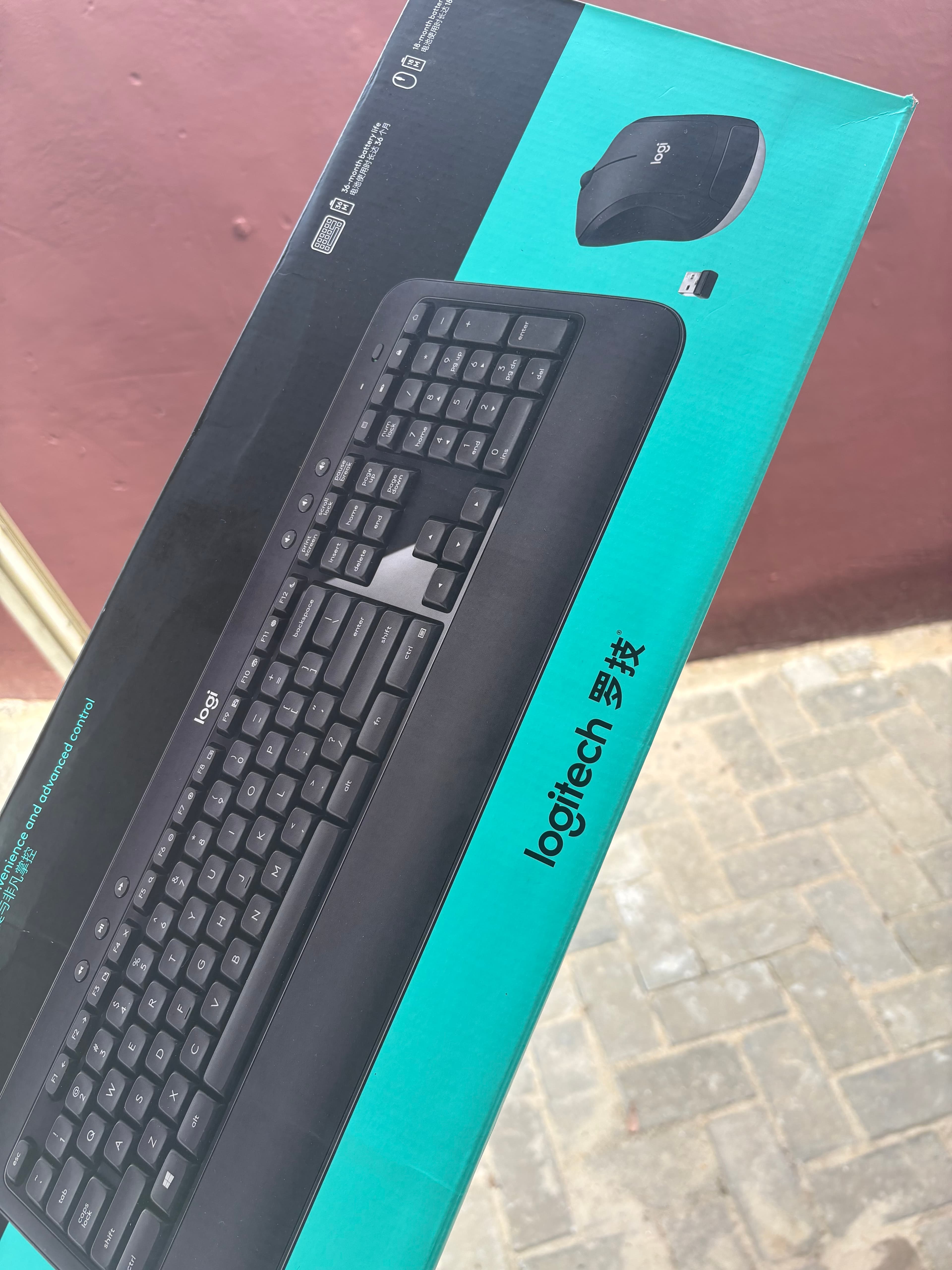 Logitech MK540 Advanced Wireless Keyboard and Mouse Combo