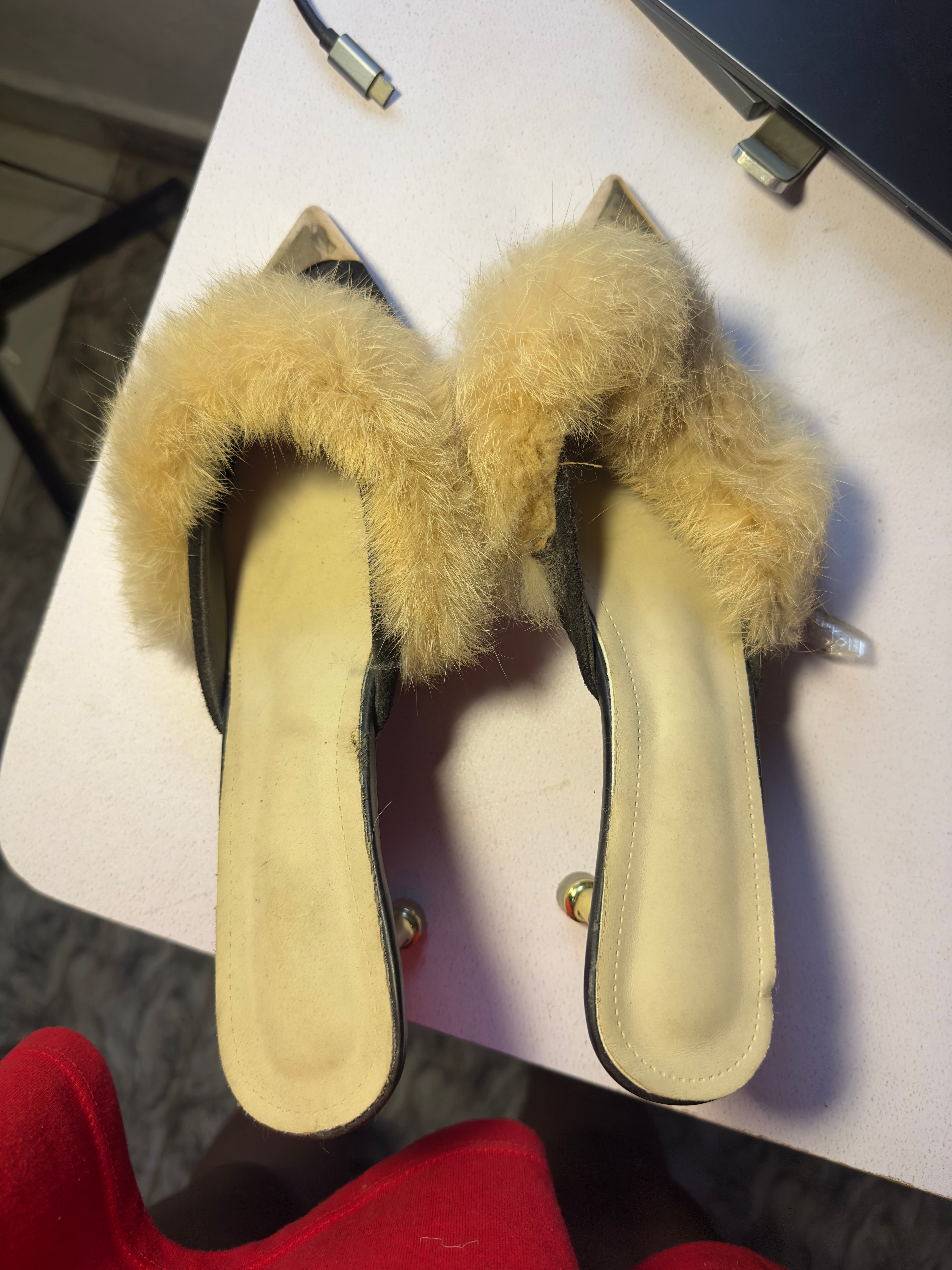 Fur heels 39