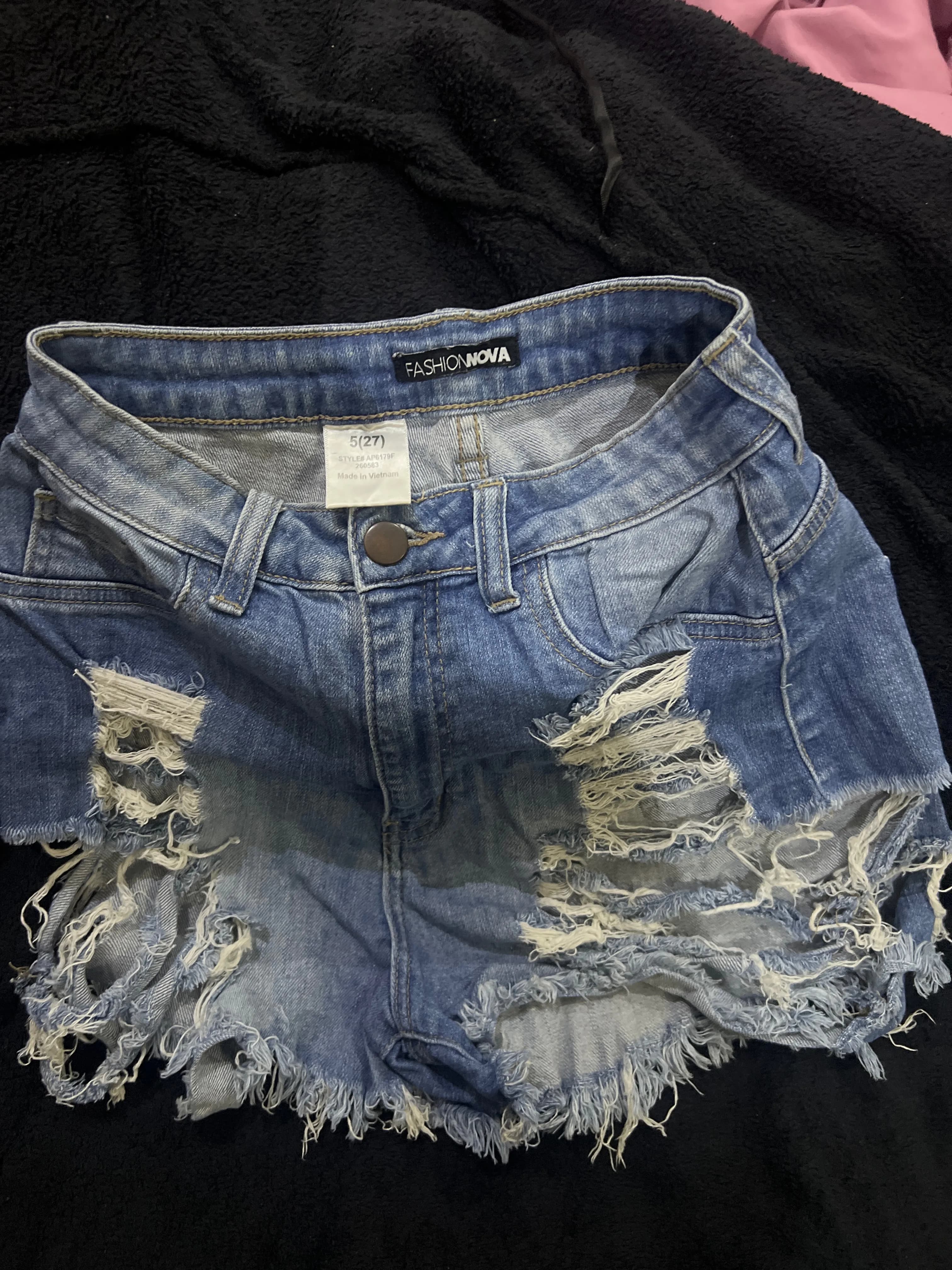 Fashionova ripped Jean bumshort 