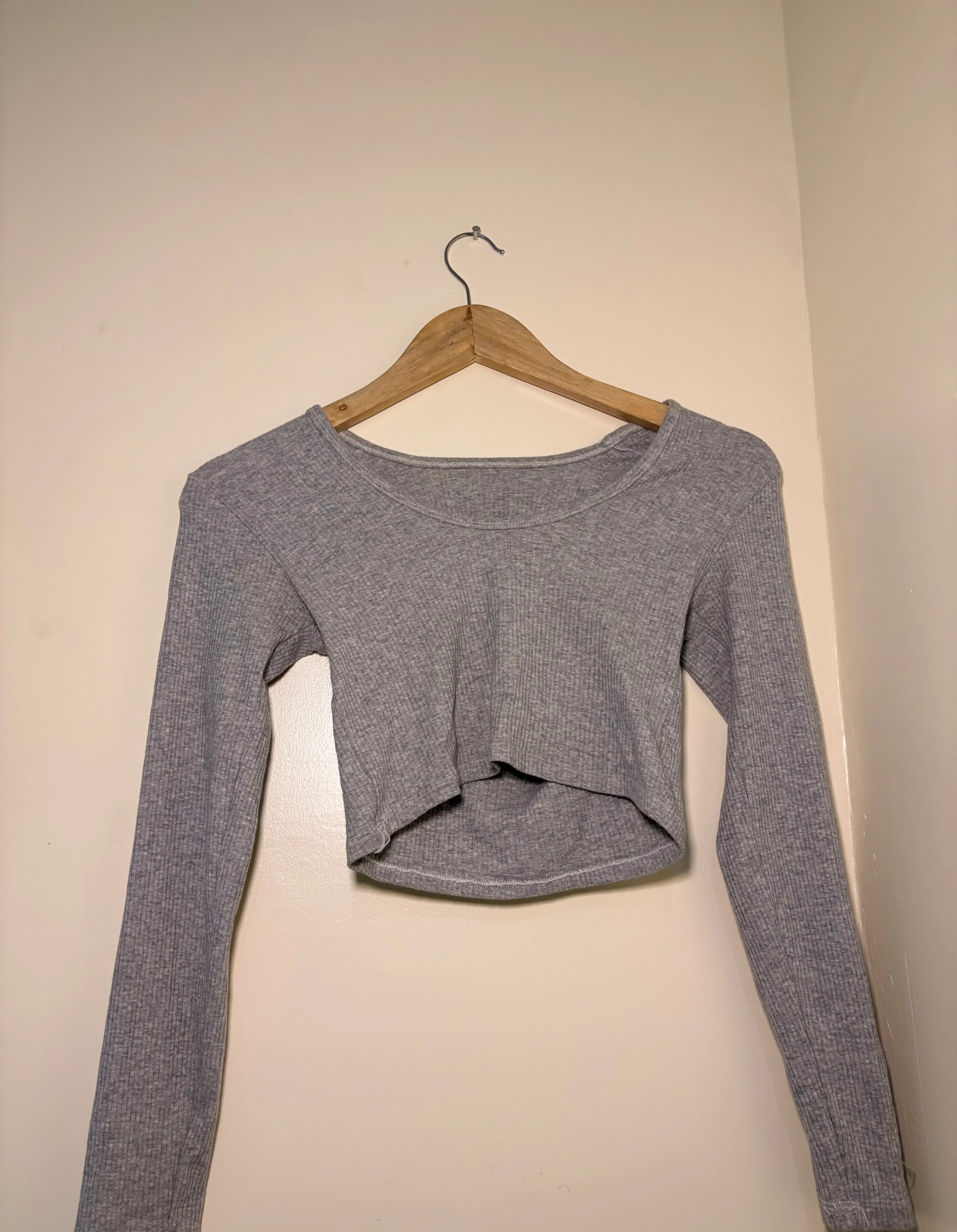 Grey Rib knit long-sleeved crop top