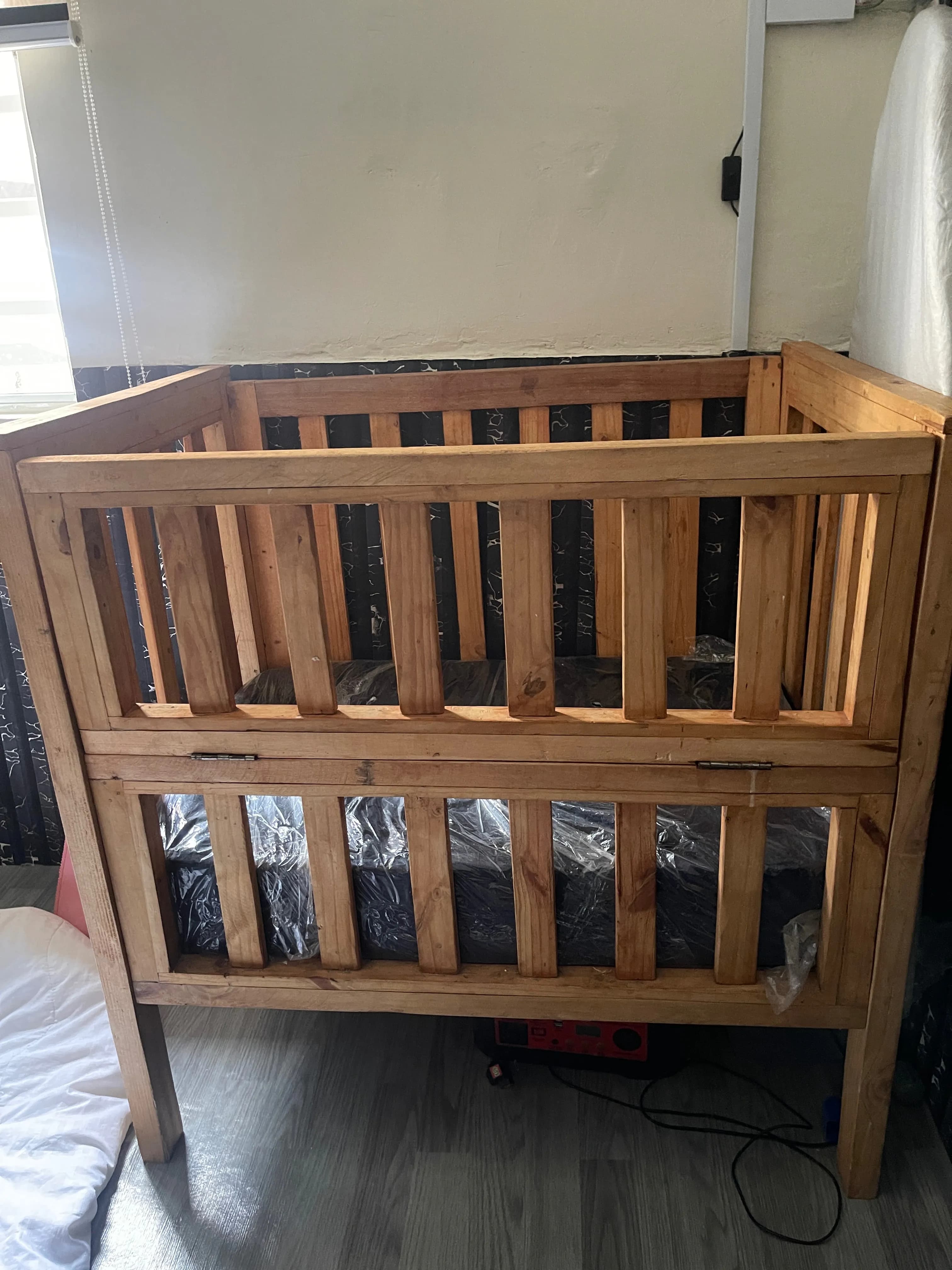 Detachable baby cot 