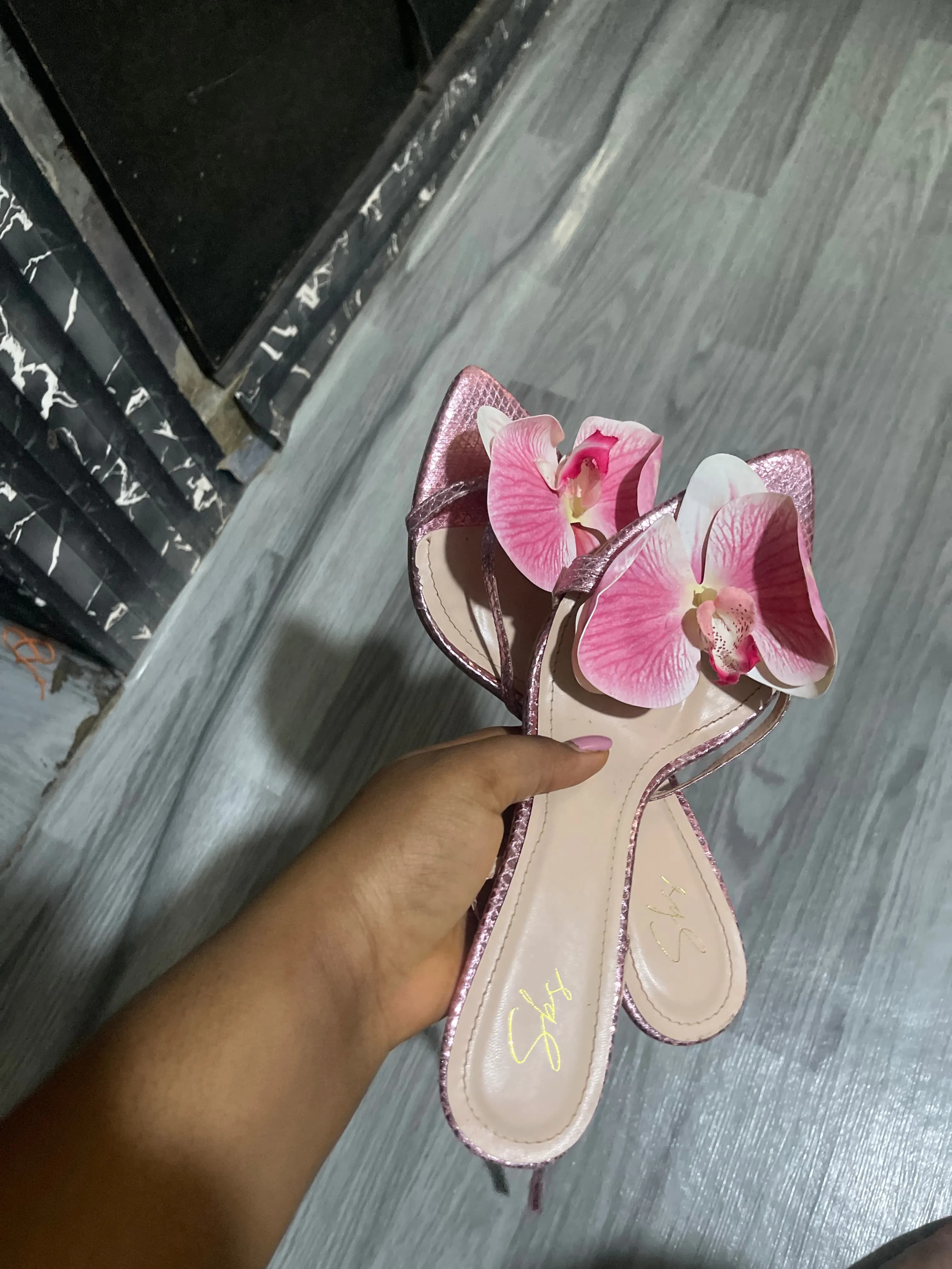 Shoe