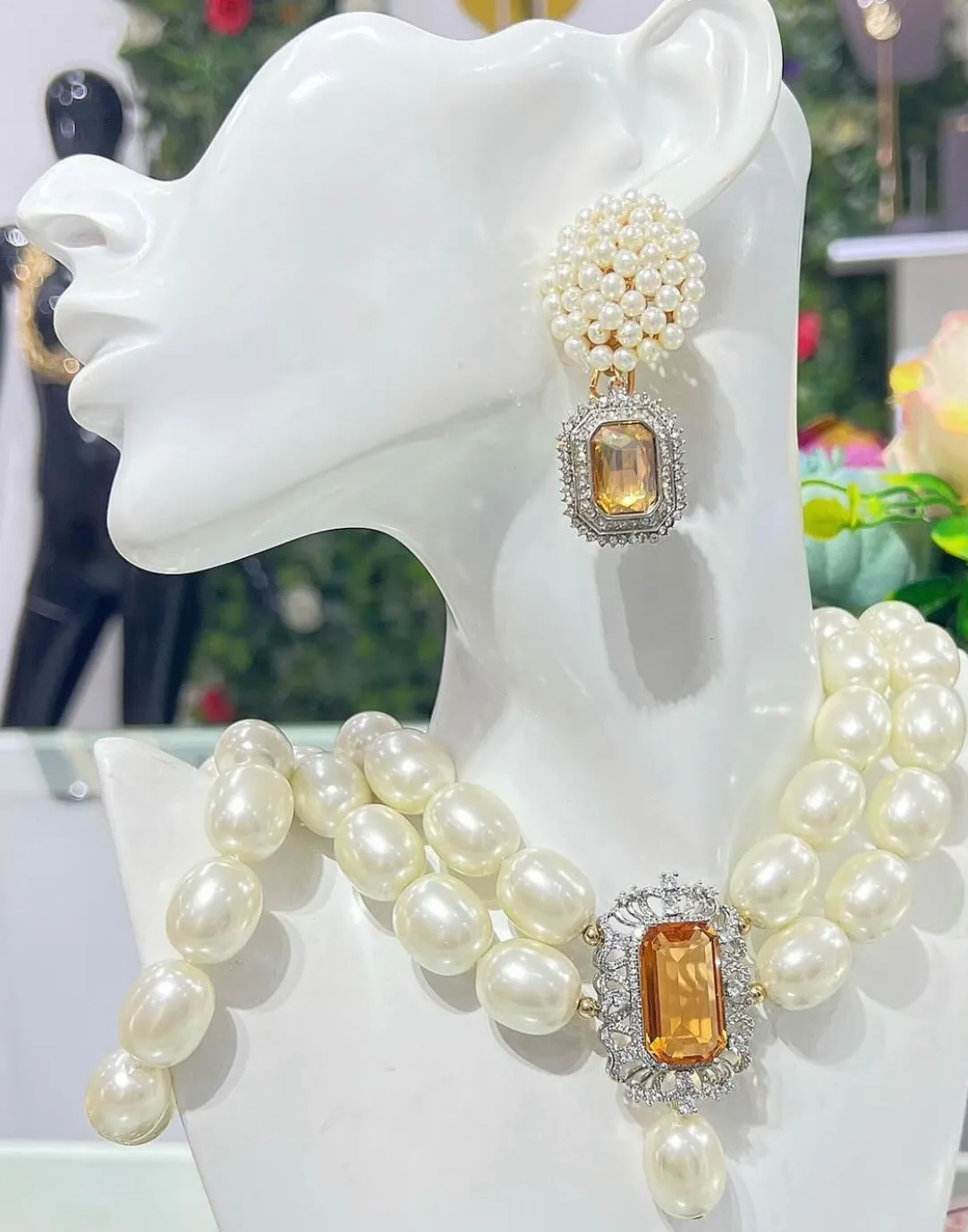 LuxuryPearl Necklace Set