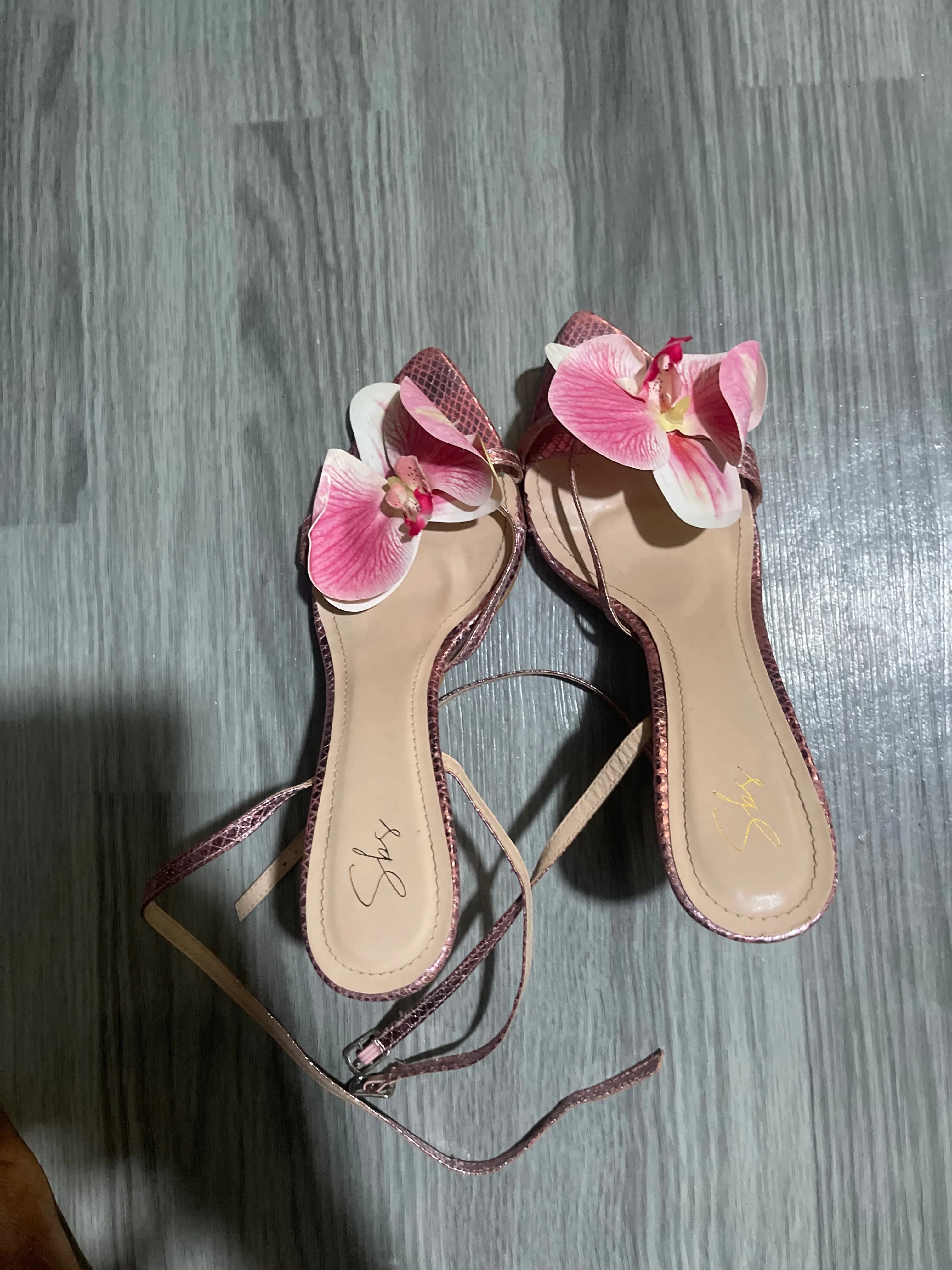 Shoe