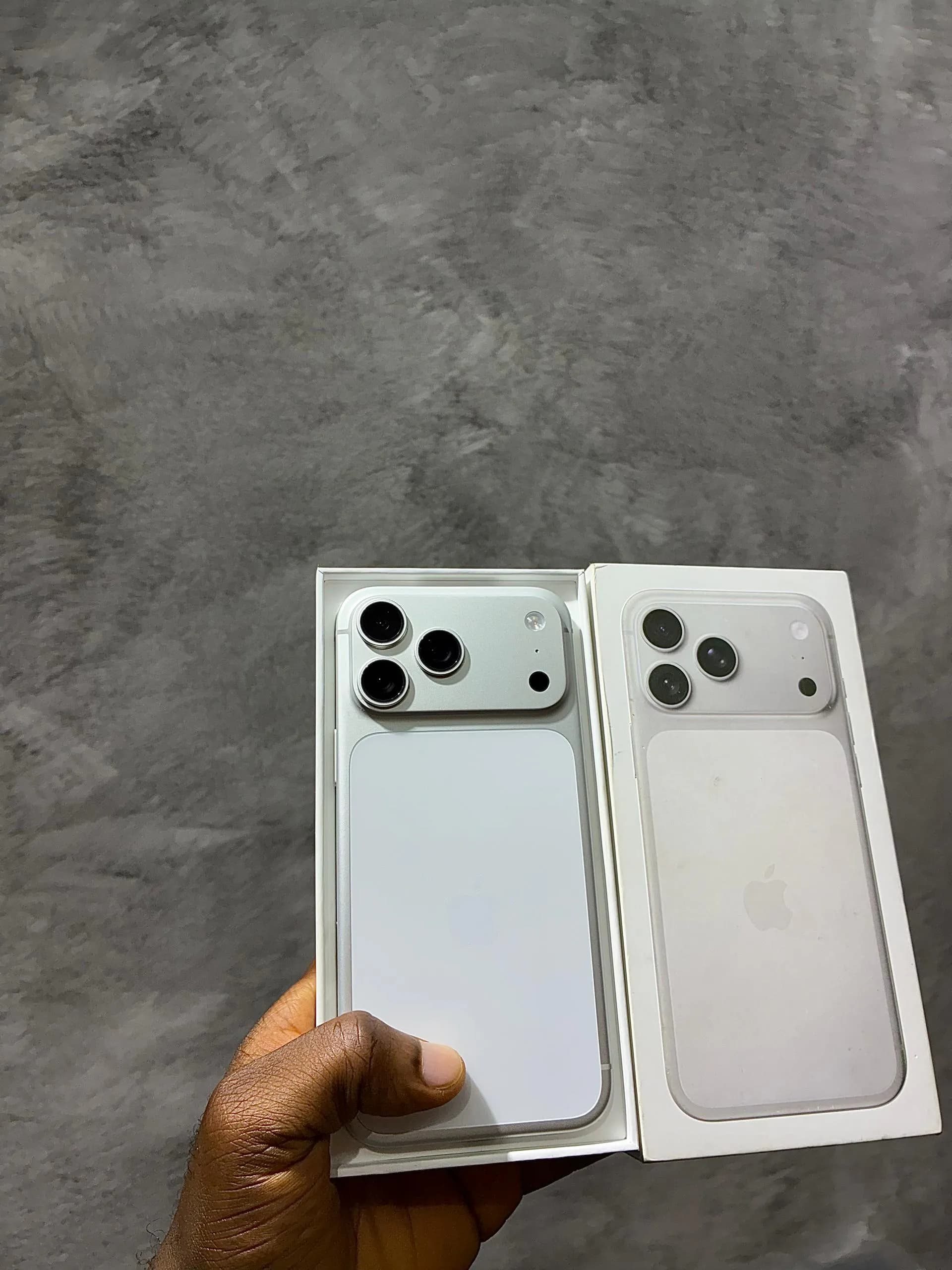 πΊπΈ*OPEN BOX IPHONE 17PROMAX 256GB ESIM UNLOCKED BH:100 CC:37