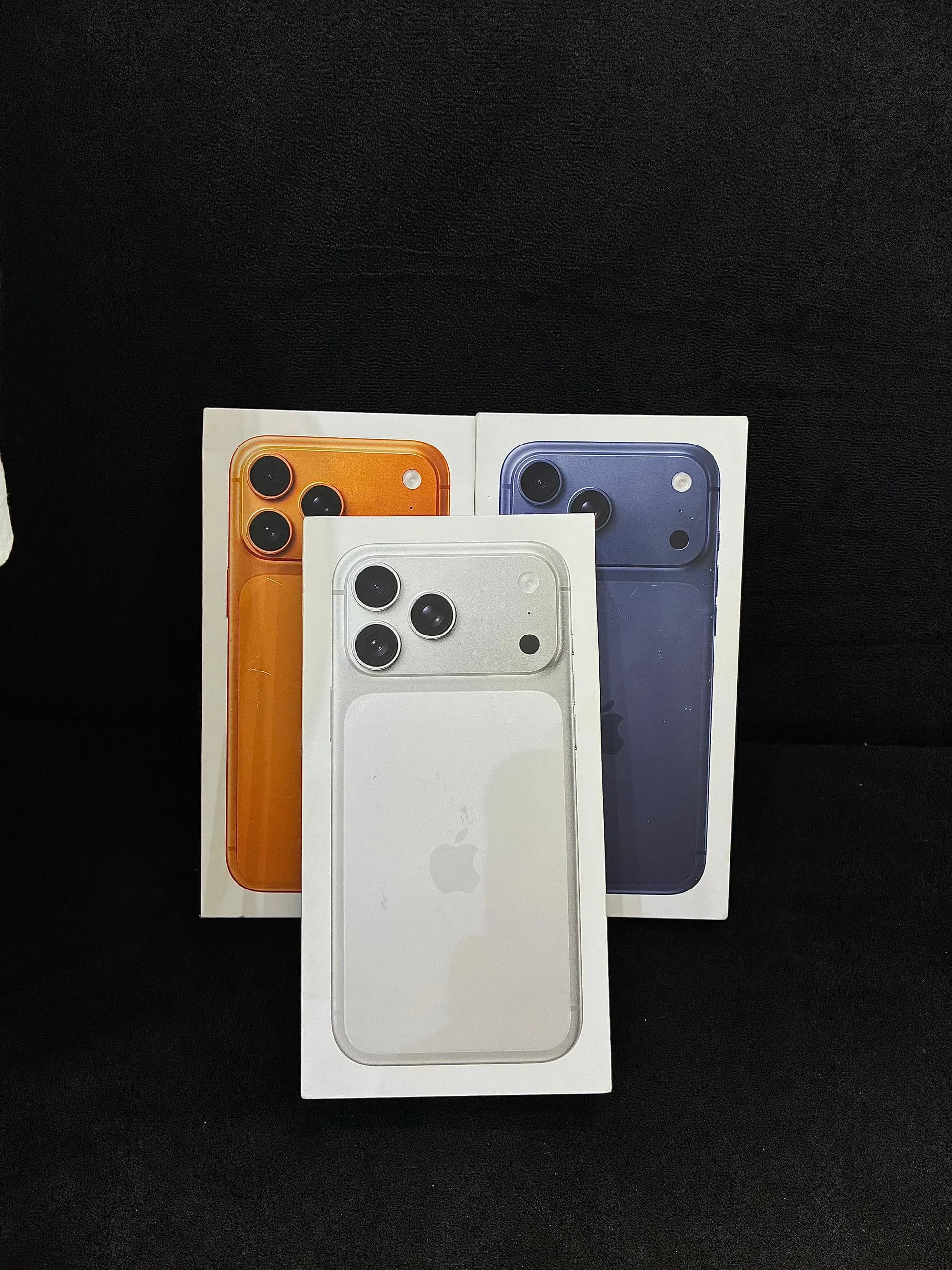 IPHONE 17PROMAX ESIM LOCKED 256GB